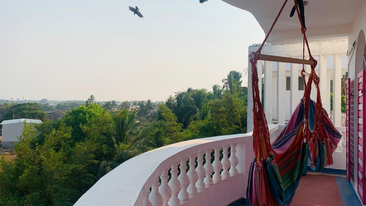 Holi-Wood Guesthouse Pondicherry Exterior photo